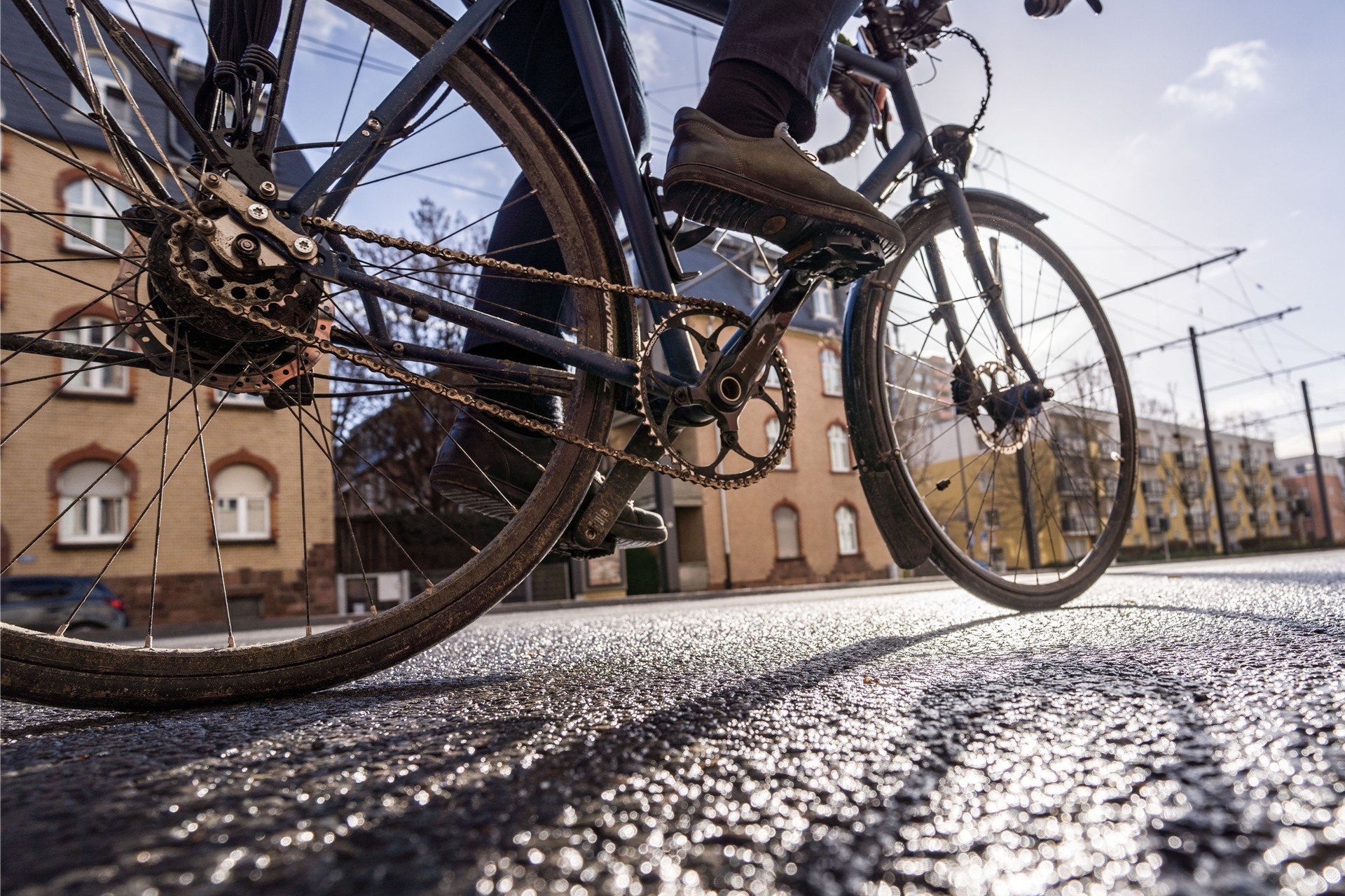 Der Radfahrer fuhr auf dem Radweg an der Recklinghäuser Straße (Symbolbild).