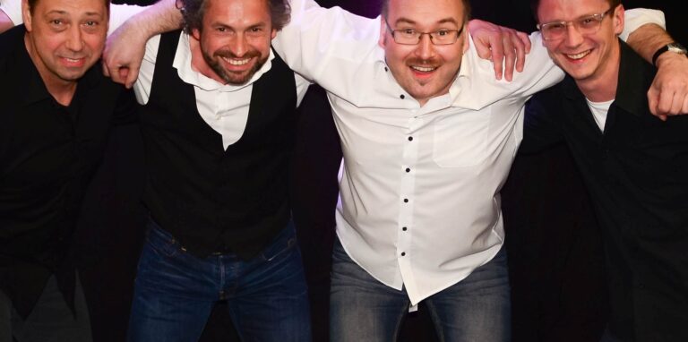 Die Band „Take 5“ sorgt am Samstag (30.4.) beim Tanz in den Mai bei Bauer Südfeld in der Ried für Partystimmung.