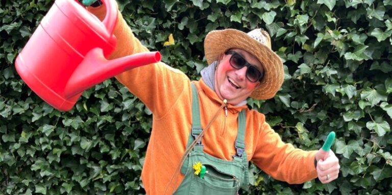 Der Mann mit dem grünen Daumen: Gustav, der rasende Gärtner, ist eine der Attraktionen auf dem Hertener Gartenmarkt.