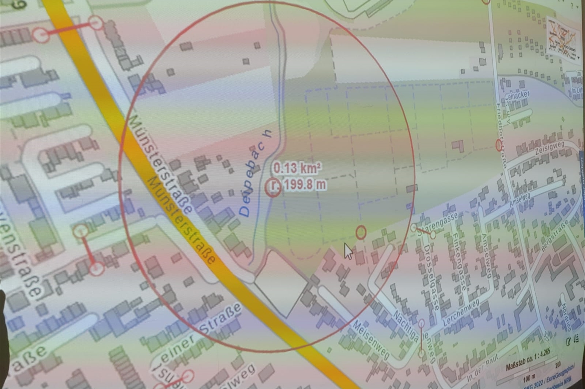 Ein Kreis ist auf einer Karte eingezeichnet, der den Radius des Sperrbereichs rund um einen Sprengkörperfundort in Waltrop kennzeichnet.