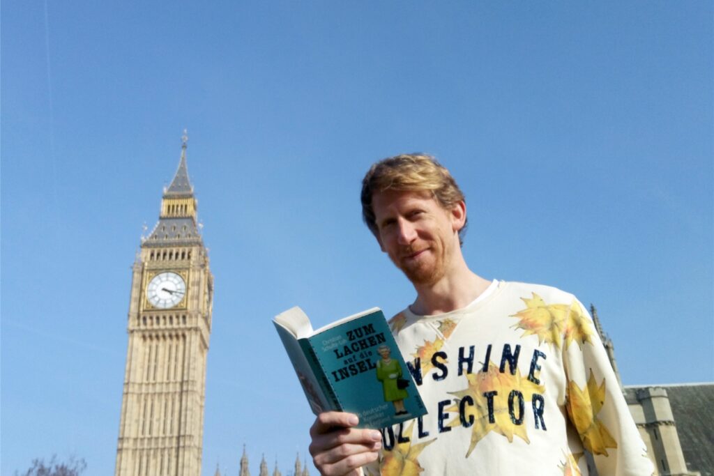 Der gebürtige Halterner Christian Schulte-Loh lebt als Komiker in London. Er hat nun ein Buch geschrieben: „Zum Lachen auf die Insel – Als deutscher Komiker in England“. Der gebürtige Halterner Christian Schulte-Loh lebt als Komiker in London. Er hat nun ein Buch geschrieben: „Zum Lachen auf die Insel – Als deutscher Komiker in England“.