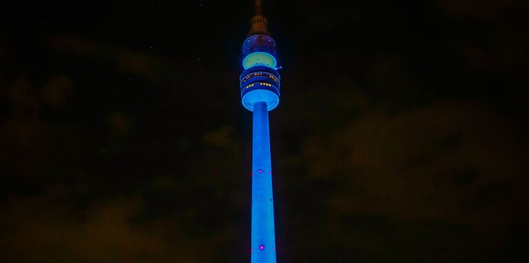 Am 9. Mai werden verschiedenen Gebäude in Dortmund blau erstrahlen.