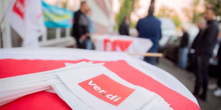 Die Gewerkschaft Verdi will nach einer Urabstimmung den Arbeitskampf weiter ausweiten. Es drohen Engpässe in der Versorgung.