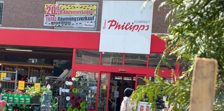 Die Filiale von Thomas Philipps wird umgebaut. Bis zur zeitweisen Schließung gibt es Sonderangebote.