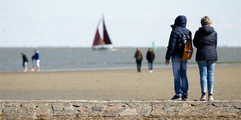 Mit dem 9-Euro-Ticket von Dortmund an den Strand? Das geht sogar in unter sechs Stunden.