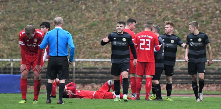 Das Hinspiel zwischen Concordia Flaesheim und dem FC 96 Recklinghausen war phasenweise ziemlich hitzig.