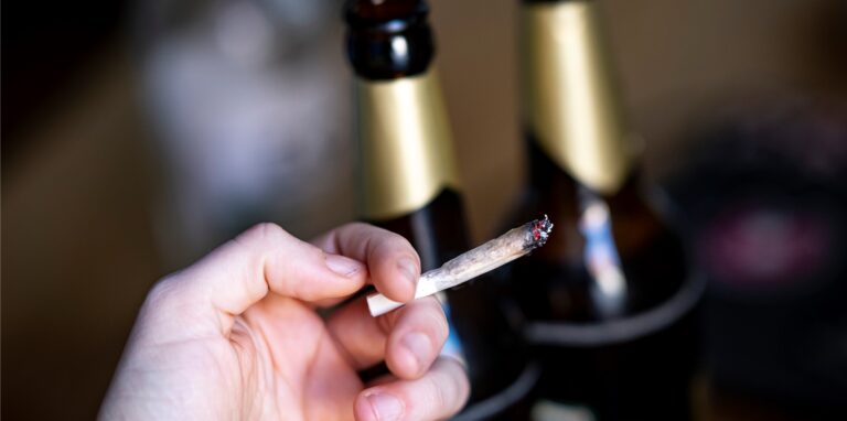 Cannabis ist in Deutschland bislang illegal – die Ampel-Parteien planen aber nun eine Abgabe an über 18-Jährige.