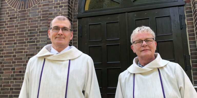 Beatrix Senft und Ralf-Peter Böhmer übernehmen für den Pastoralverbund Castrop-Rauxel-Süd den Beerdigungsdienst.