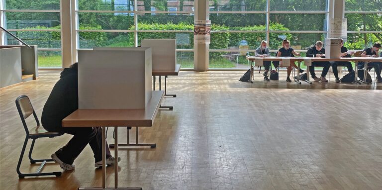 In der Aula der Martin-Luther-Schule in Westerholt fand jetzt eine Juniorwahl statt.