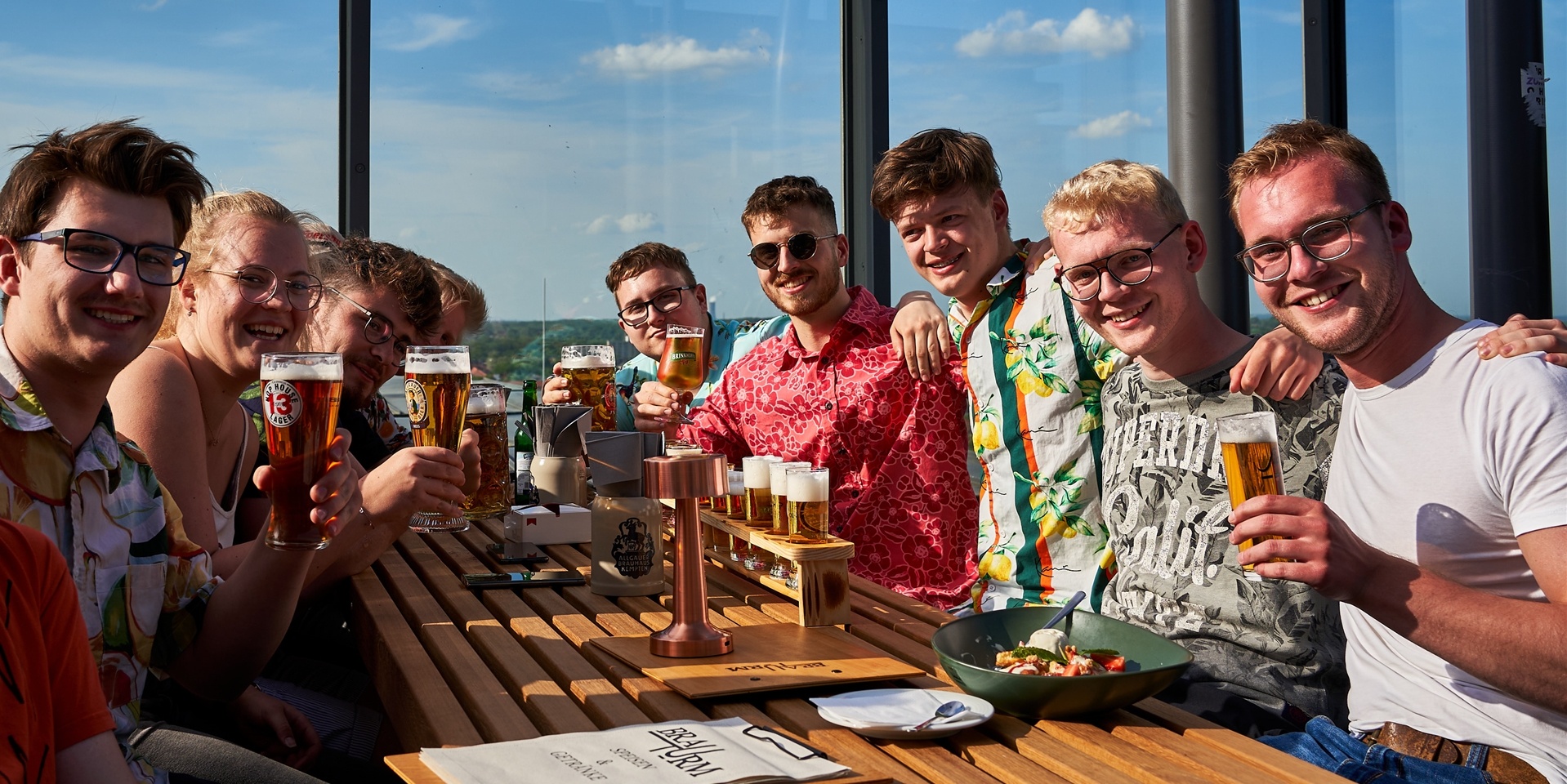 Beste Stimmung in Dortmunds neuestem Biergarten auf der Terrasse des Dortmunder U.