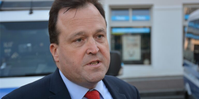 Dortmunds Wahlleiter Norbert Dahmen muss Fehler anderer Wahlleiter bei der Bundestagswahl mit ausbaden.