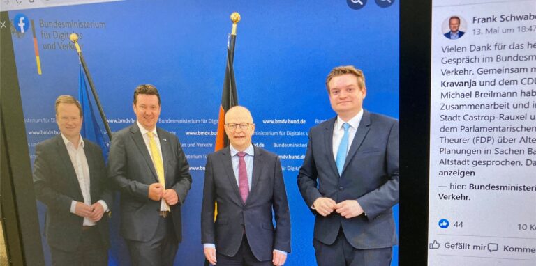Frank Schwabe (l.) und Michael Breilmann (r.) waren mit Bürgermeister Rajko Kravanja zu Gast bei Staatssekretär Michael Theurer (FDP) im Bundesverkehrsministerium, um dort gutes Wetter in den Verhandlungen mit der Bahn zu machen.