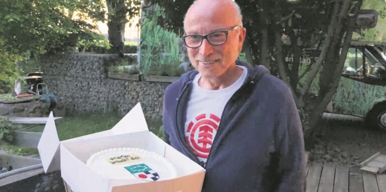 Eine Torte mit einer Aufschrift, die für jeden Wahlausgang gepasst hätte, bekam Fred Toplak am Wahlabend von seinen Anhängern geschenkt: „Herten braucht dich“ heißt es darauf über dem Stadtwappen.