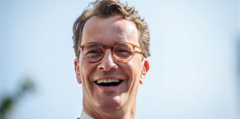 NRW-Wahlgewinner Hendrik Wüst sieht in dem Ergebnis einen eindeutigen Auftrag zur Regierungsbildung.