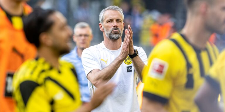 Ex-BVB-Trainer Marco Rose klatscht in die Hände.