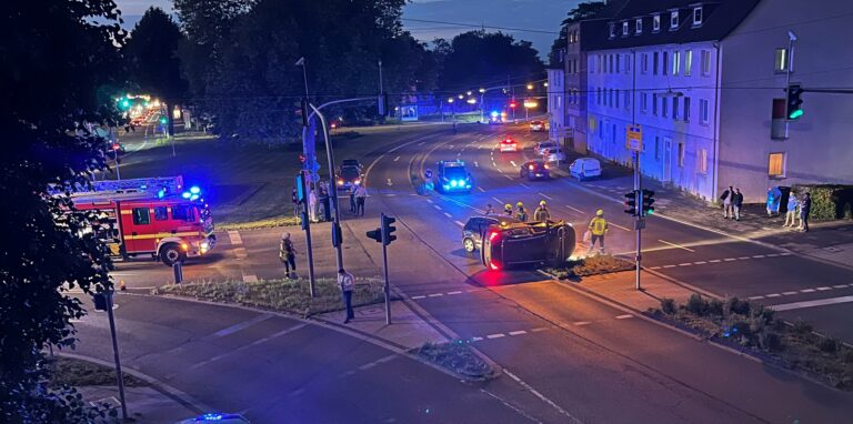 Ein Unfall auf de B235 in Castrop-Rauxel.