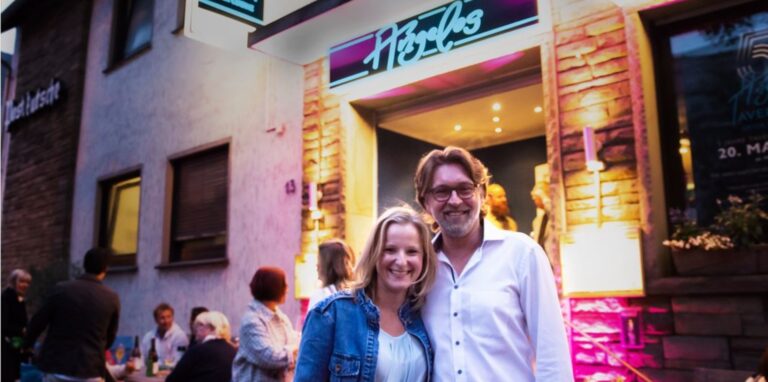 Angelos Papazissis und Lisa Wünsche-Papazissis haben vor fünf Jahren die „Taverna Angelos“ in Dorsten eröffnet.