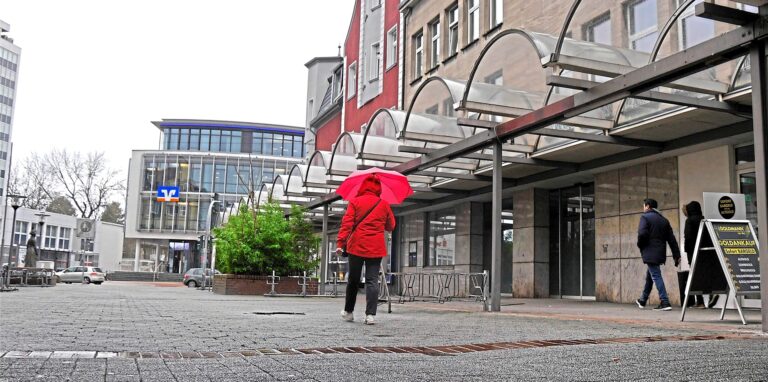 Mehr Platz, Gastronomie und Erlebnischarakter könnte die Hülser Fußgängerzone attraktiver machen.