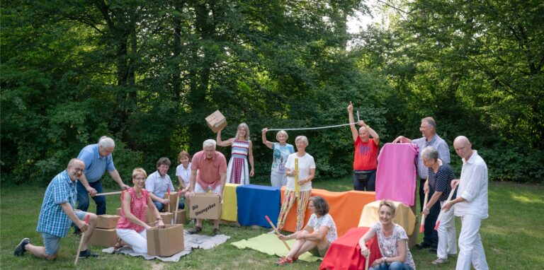 Die Mitglieder des Vereins „Buntes Wohnen“ suchen junge Familien für ihr Leuchtturmprojekt.