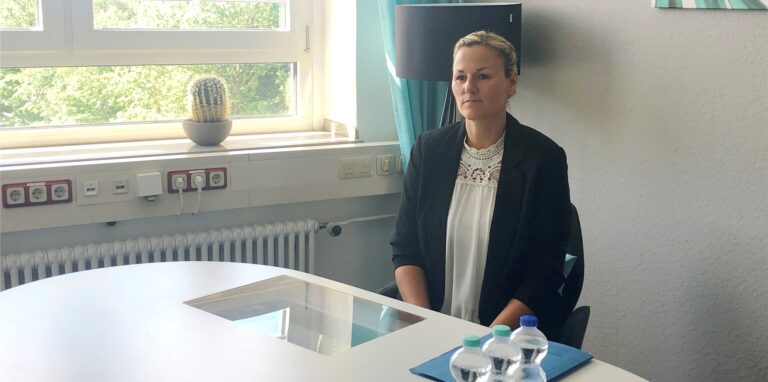 Auf Initiative von Daniela Klodt vom Kriminalkommissariat 12 der Dortmunder Polizei wurde der audiovisuelle Vernehmungsraum für Kinder als Opfer sexuellen Missbrauchs neu gestaltet.