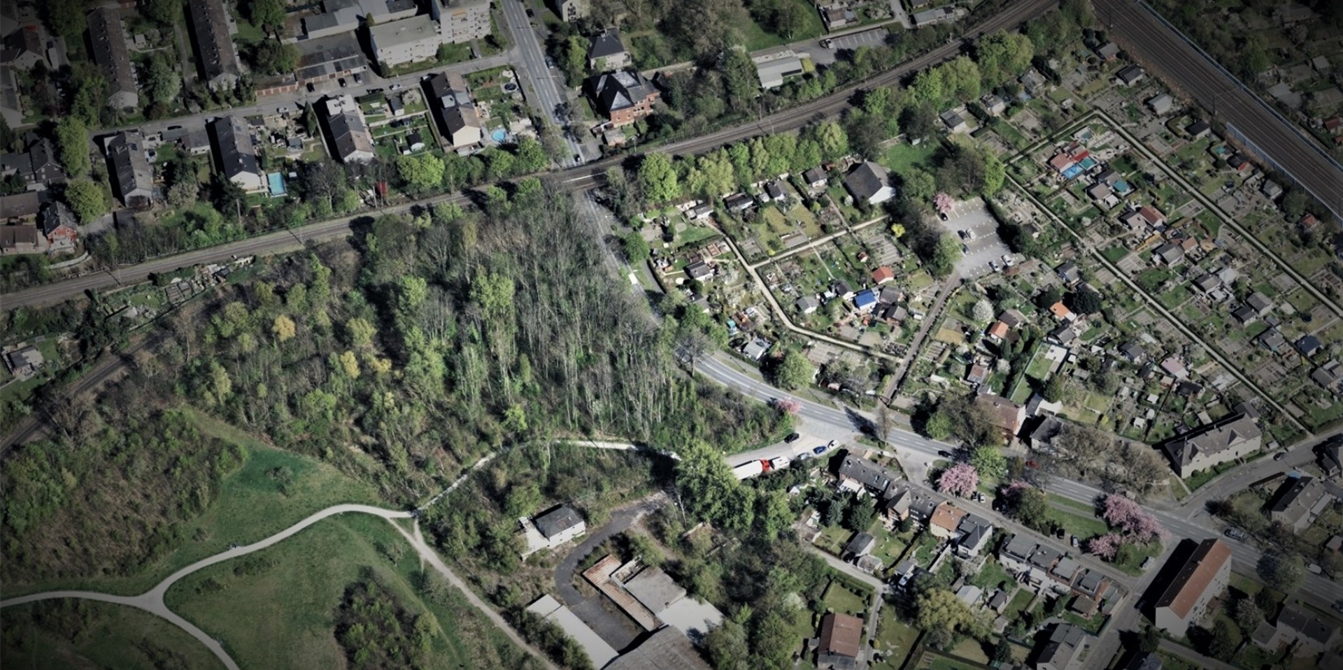 In dieser Kurve zwischen den Herner Stadtteilen Eickel, Holsterhausen und Röhlinghausen überholte der 24-jährige Castrop-Rauxeler. Er kollidierte mit dem Gegenverkehr.