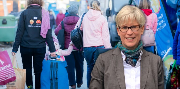 Kein in Dortmund registrierter Flüchtling muss Angst haben, kein Geld zu bekommen, sagt die Dortmunder Jobcenter-Chefin Dr. Regine Schmalhorst.