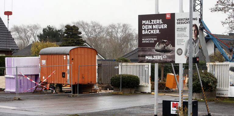 Die Bauarbeiten an Malzers Backstube an der Glashütte haben begonnen.