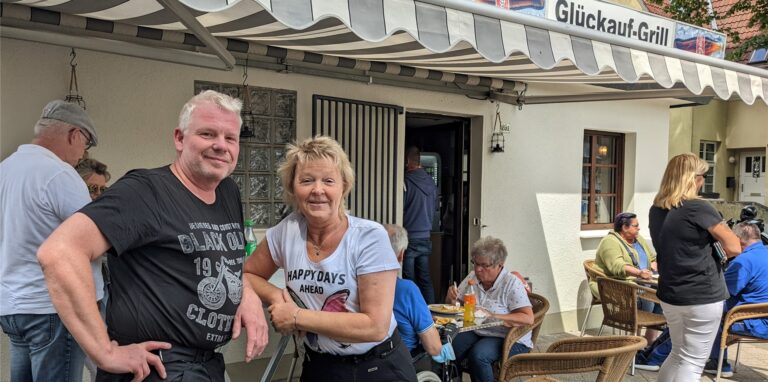 Ulla und Gerold Beßmann waren extra aus Osnabrück gekommen, um ihre Mittagspause am Glückauf-Grill in Hervest zu verbringen.