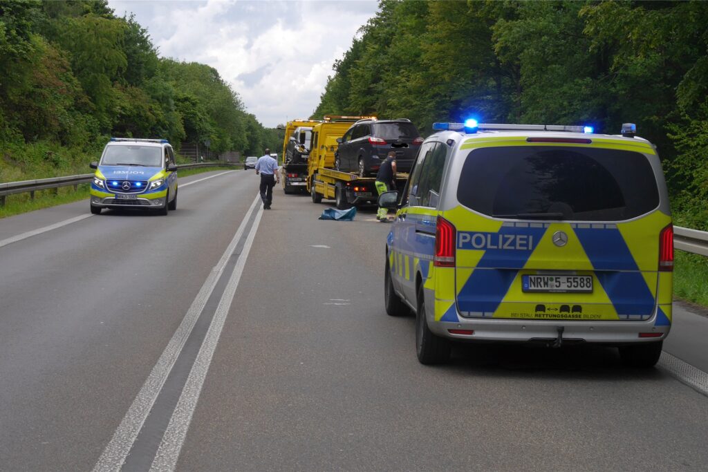 Der Zubringer (L511) musste von der Polizei knapp zwei Stunden lang in Fahrtrichtung Herten gesperrt werden.