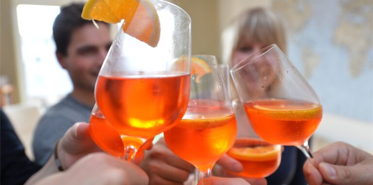 Für die Millionen Menschen, die regelmäßig Bier, Schnaps und Wein trinken, soll es nach Ansicht der Kammer neue Hürden geben.