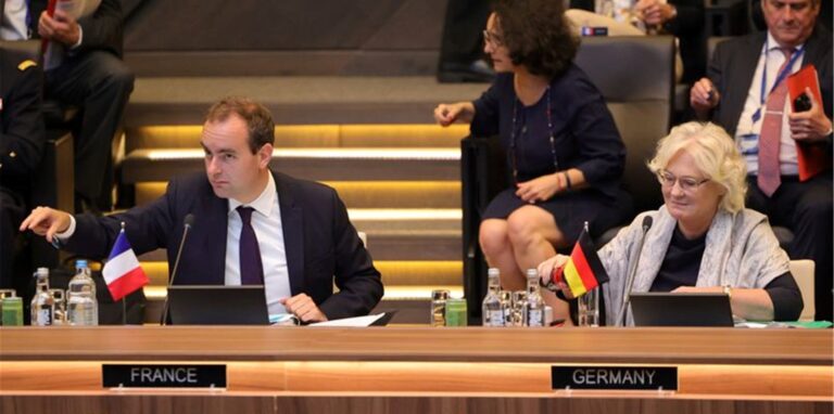 Bundesverteidigungsministerin Christine Lambrecht (SPD) im Nato-Hauptquartier.