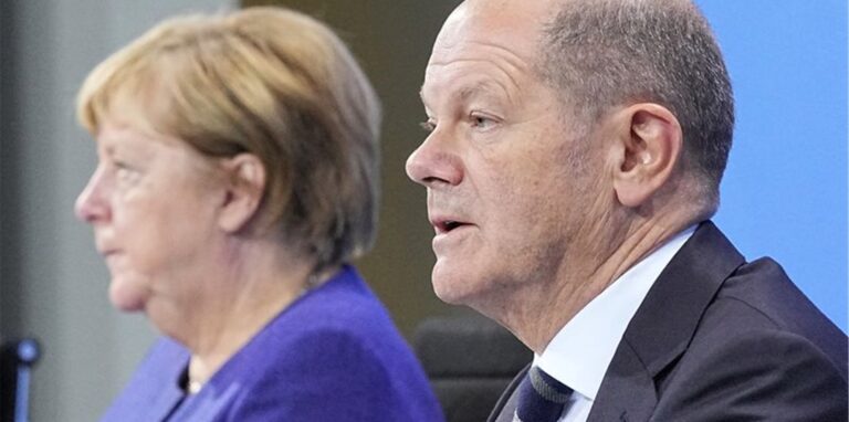 Bundeskanzler Olaf Scholz ist sich in vielen Angelegenheiten mit seiner Vorgängerin einig.