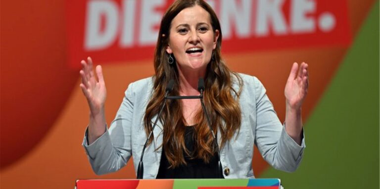 Janine Wissler (Die Linke) spricht nach ihrer Wiederwahl beim Bundesparteitag der Linken in der Messe Erfurt.