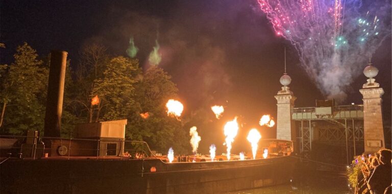 Feuershow am Schiffshebewerk in Walrtop.