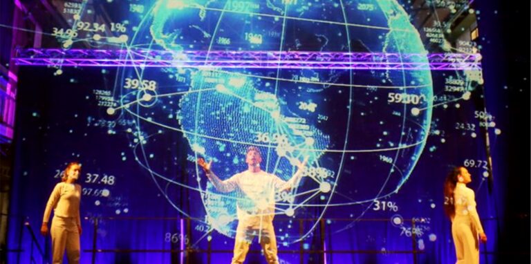 Die Tänzer des Electric Dance Theaters zeigen während der Extra Schicht ihre 3D-Holoperformance.