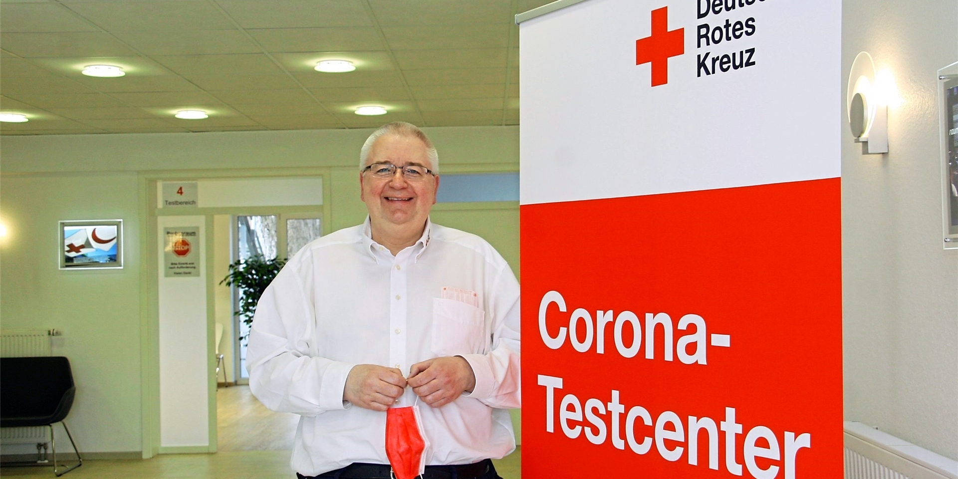 Ralph Hoffert, Vorstand des DRK Herten, im Testzentrum an der Gartenstraße in Herten.