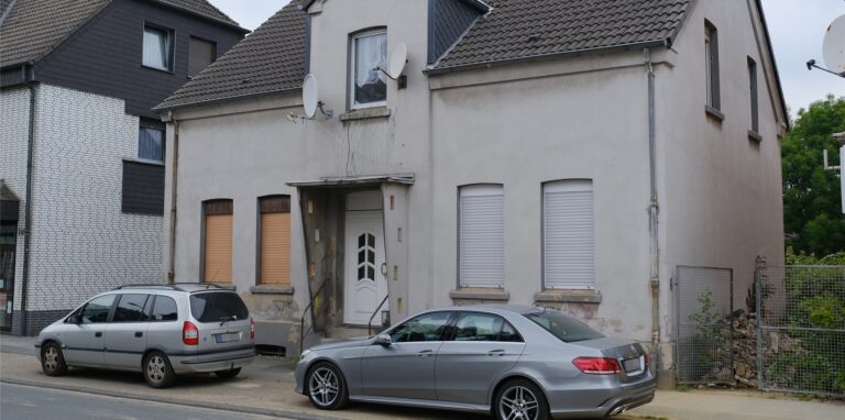In diesem Haus in Derne ist am Freitag Dortmunder festgenommen worden.