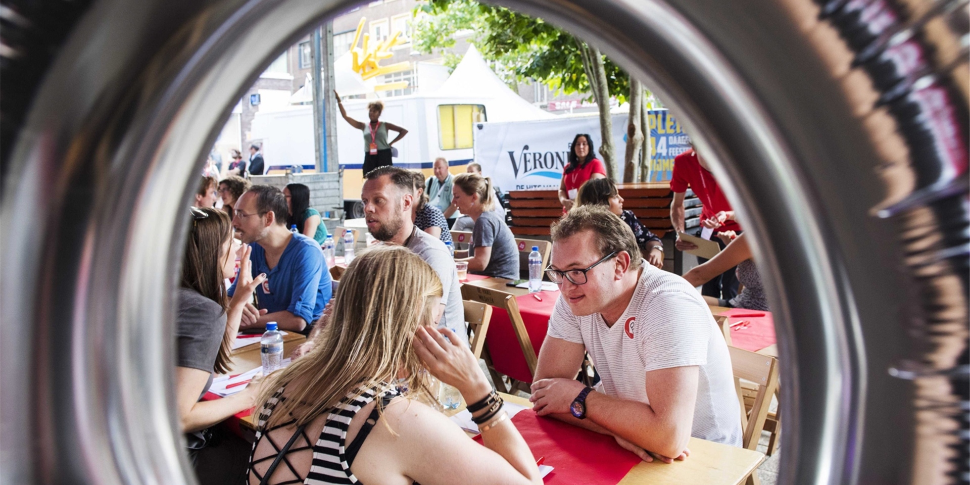 Singles können sich bei mehreren Dates beim Speed-Dating-Event in Dortmund kennenlernen (Symbolbild).