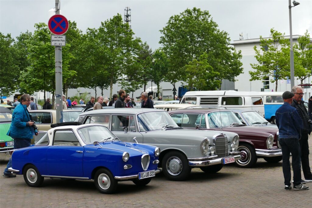 Eine Parade von echten Kult-Autos erwartet die Gäste am Sonntag wieder beim Oldtimertreff Ruhr auf der Zeche Ewald. Eine Parade von echten Kult-Autos erwartet die Gäste am Sonntag wieder beim Oldtimertreff Ruhr auf der Zeche Ewald.