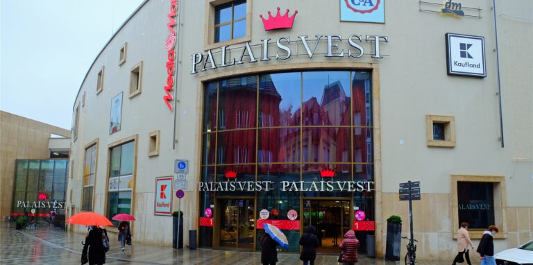Palais Vest, Außenansicht