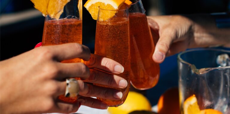Schicke Drinks ganz ohne Alkohol – davon gibt es mittlerweile immer mehr.