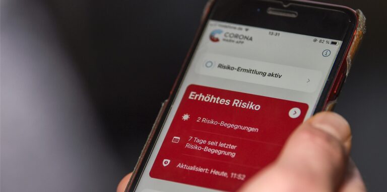 Bei roter Risiko-Meldung auf der „Corona-Warn-App“ hat man Anspruch auf einen kostenlosen PCR-Test.