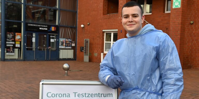 Julian Schellhaus betreibt in Dorsten das Testzentrum im Gemeinschaftshaus Wulfen.