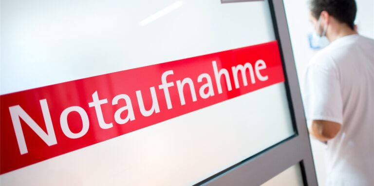 Ein 40-Jähriger aus Lünen wurde am Hertener Busbahnhof von einer Gruppe schwer verletzt und musste in ein Krankenhaus gebracht werden.