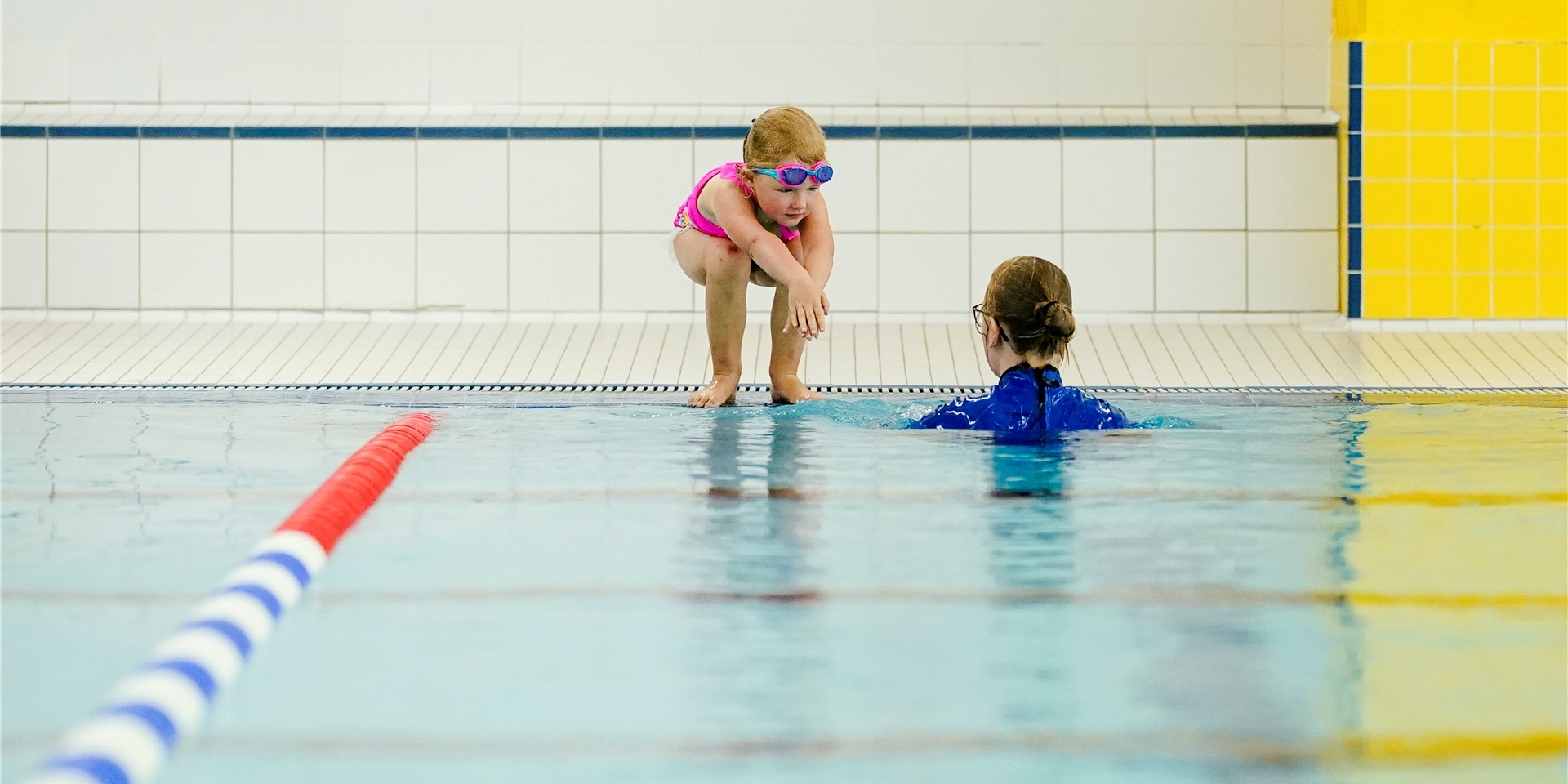 Früh übt sich, wer gut schwimmen können will. Früh üben kann man aber nur, wenn es Kurse dafür gibt. In Herten wurde erneut ein Ferienangebot aufgelegt.