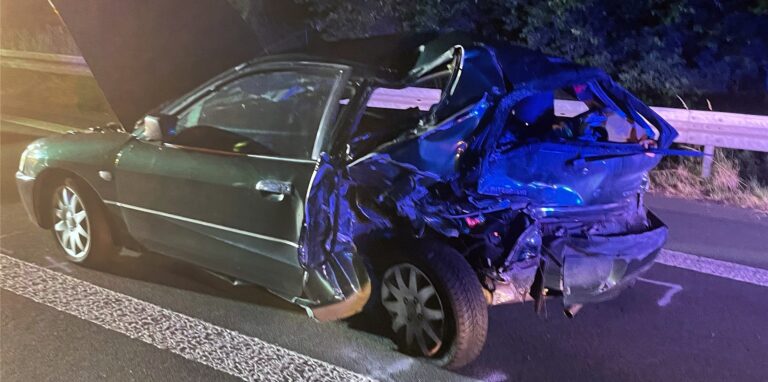 Auto am Heck beschädigt auf der A 31