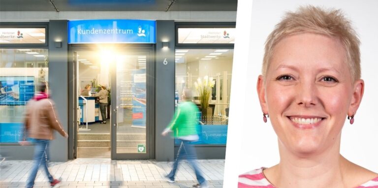 Kerstin Walberg weist auf Änderungen im Kundenzentrum der Hertener Stadtwerke in der Innenstadt hin.