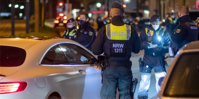Die Dortmunder Polizei machte noch vor Ort einen Drogenvortest (Symbolbild).