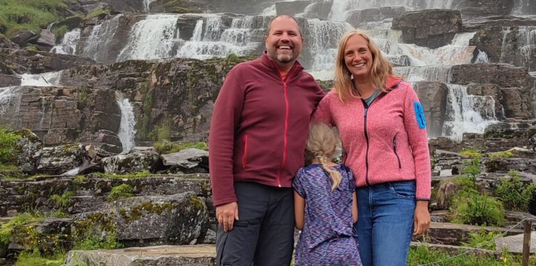 Nicole und Christian P. mit ihrer Tochter Merle im Norwegen-Urlaub.
