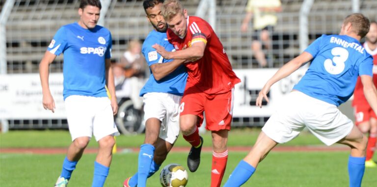 Nils Eisen, hier in einem Oberliga-Spiel der Spvgg. Erkenschwick gegen den TuS Ennepetal in der Saison 2014/15